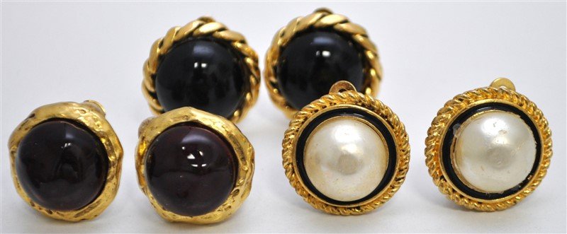 3 pr VINTAGE CHANEL EARRINGS (1 of 6)
