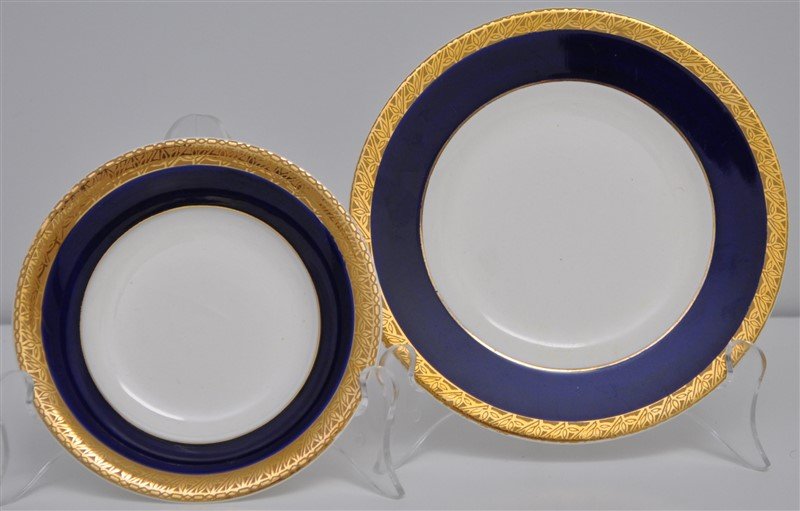 12 CROWN DUCAL COBALT & GOLD BREAD & BUTTER & DESSERT (1 of 6)