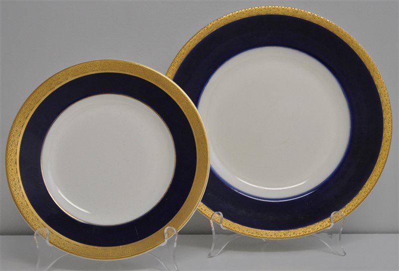 14 Pc CROWN DUCAL COBALT & GOLD DINNER & SALAD (1 of 5)
