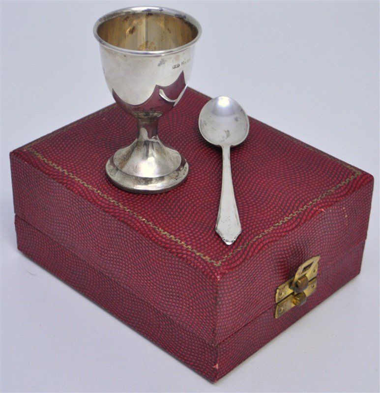 ENGLISH STERLING EGG CUP SET DEAKIN & FRANCIS (1 of 5)