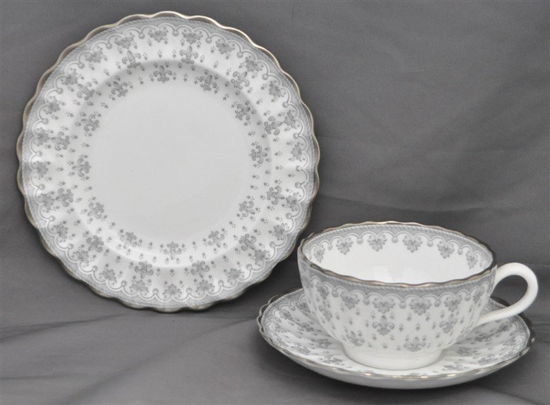 17 pc SPODE FLEUR DE LIS GRAY PLATINUM TRIM TEACUPS +: 17 piece Spode Fleur de Lis Fine Bone China 6 Teacups, 5 saucers, 6 Bread & Butter Plates. In Gray with Platinum Trim. In excellent condition. The Teacups measure 3 3/4x4 1/2x2 and the Saucers 5 1/4x5