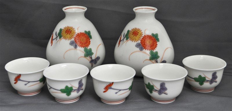 7 pc JAPANESE SAKE SET SIGNED CHRYSANTHUMUMS (1 of 7)