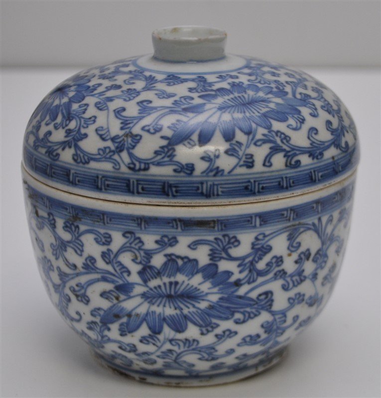 19th c. BLUE & WHITE COVERED RICE BOWL (1 of 6)