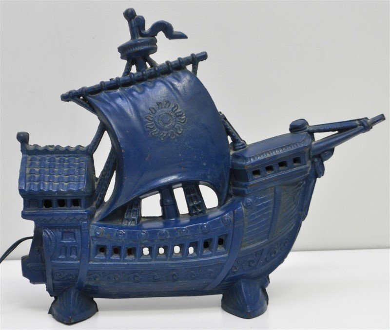 MID CENTURY CAST IRON SHIP TV LAMP - WORKS (1 of 9)