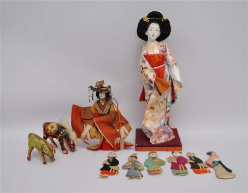 LOT JAPANESE PORCELAIN DOLLS / ORNAMENTS (1 of 7)