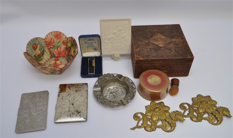 9 Pc ANTIQUE / VINTAGE VANITY / SMOKING GROUP (1 of 8)