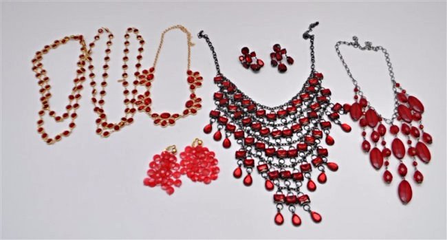 LOT VTG RUBY RED SWAROVSKI - RHINESTONE - LUCITE (1 of 8)