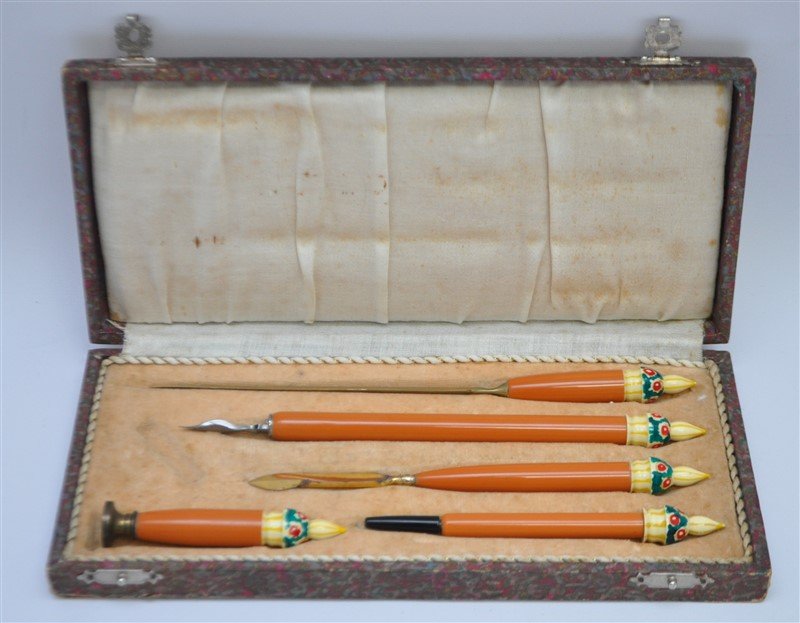 BOXED ART DECO BAKELITE / GALALITH WRITING SET (1 of 8)