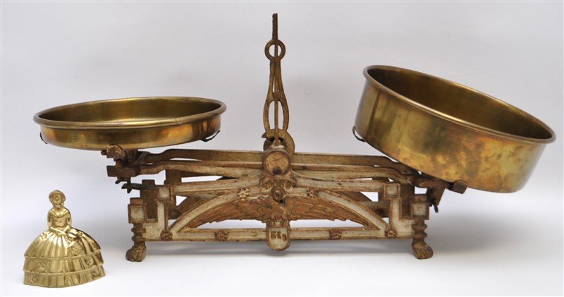 ANTIQUE MARS EAGLE COUNTER SCALE (1 of 8)