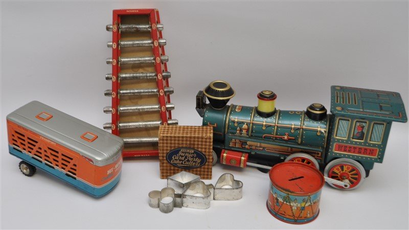 5 pc VINTAGE TIN LITHOGRAPH TOYS (1 of 7)