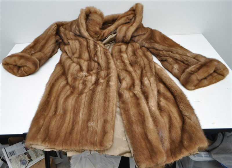 FULL LENGTH CLASSIC MINK COAT 5TH AVENUE: A Vintage Full Length Mink Coat. The Coat is a large and was purchased c. 1960 at the Tailored Woman, a New York specialty shop, located at 57th and Fifth in NYC. A classic, good quality mink with sha