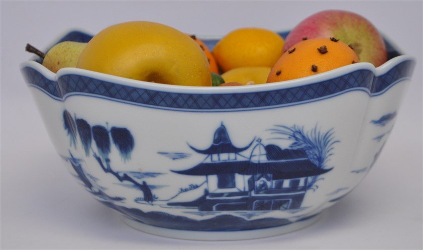 MOTTAHEDEH BLUE CANTON LARGE SQUARE BOWL: A Large Square Mottahedeh Blue Canton Bowl, Licensed by the Historic Charleston Foundation. With faux fruit. Dimensions: 10" x 10." x 4.5"H. The bowl is in excellent, like new condition. To ship 4 pds