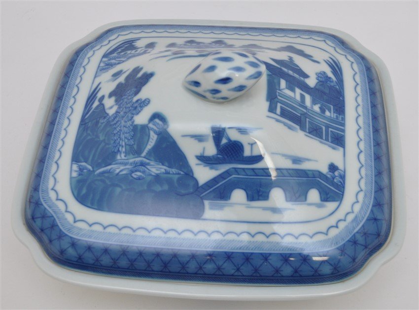MOTTAHEDEH BLUE CANTON COVERED VEGETABLE: Square Mottahedeh Blue Canton Covered Vegetable. Licensed by the Historic Charleston Foundation. Dimensions: 10" x 10." x 5.5"H. The covered vegetable is in excellent, like new condition. To ship 4 pd