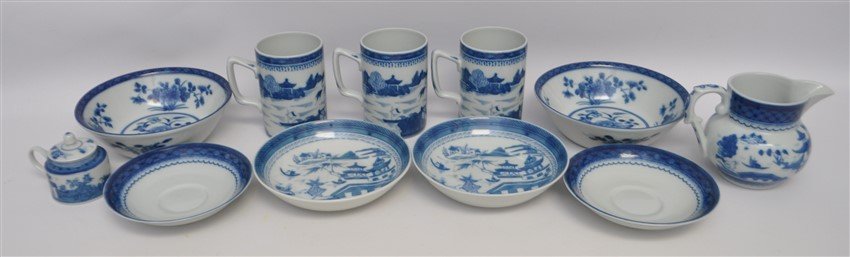 11 PC MOTTAHEDEH BLUE CANTON CHINA: 11 pc Mottahedeh Blue Canton China. Licensed by the Historic Charleston Foundation. The lot includes: 1- Two Coupe Cereal Bowls 6 3/4". 2- Two Fruit/Dessert Bowls 6 1/4". 3- Creamer / Milk Jug 4' tall