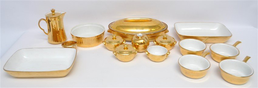 15 Pc ROYAL WORCESTER GOLD LUSTRE +: 1- Royal Worcester Gold Lustre 1 Quart Covered Casserole 9" long. 2- Two Matching Royal Worcester Gold Lustre Square Bakers each6.75x10". 3- Four Royal Worcester Gold Lustre Handled Cocettes each 6 1/