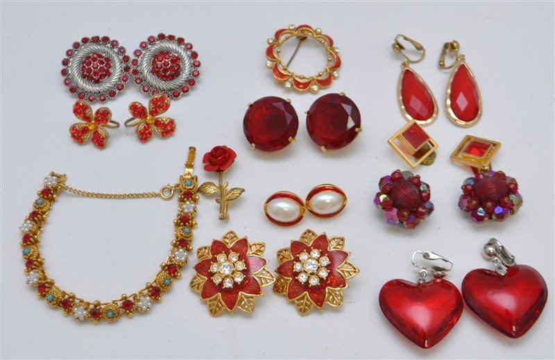 12 Pc RED RHINESTONE - ENAMEL - LUCITE (1 of 8)