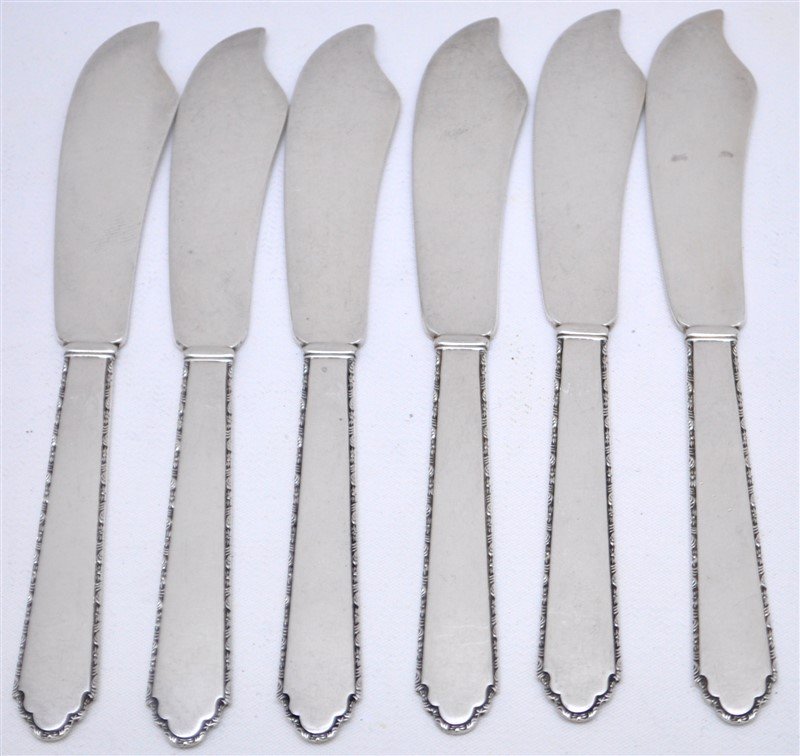 6 LUNT STERLING WILLIAM & MARY BUTTER SPREADERS (1 of 6)