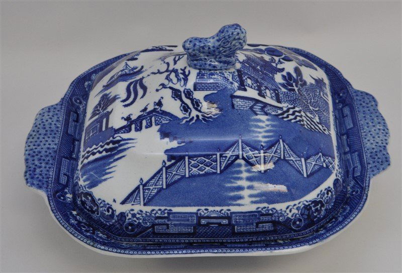 c. 1900 WEDGWOOD OLD WILLOW LION SERVING DISH (1 of 10)