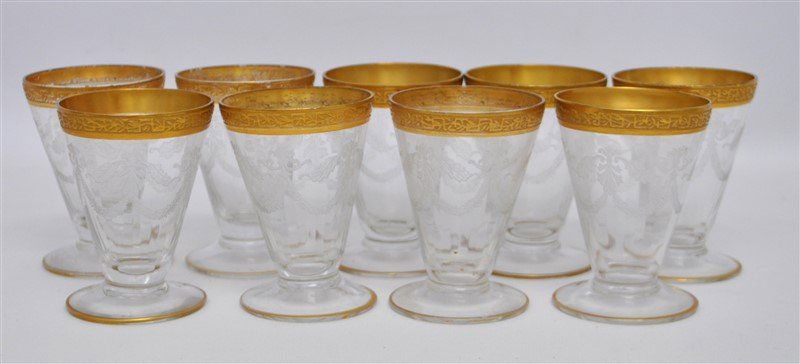 9 PC ETCHED GOLD ENCRUSTED CORDIAL GLASSES (1 of 5)