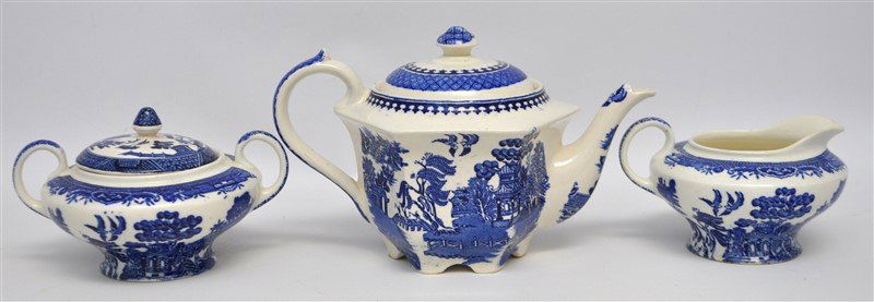 STAFFORDSHIRE WILLOW TEAPOT -CREAM -SUGAR (1 of 8)