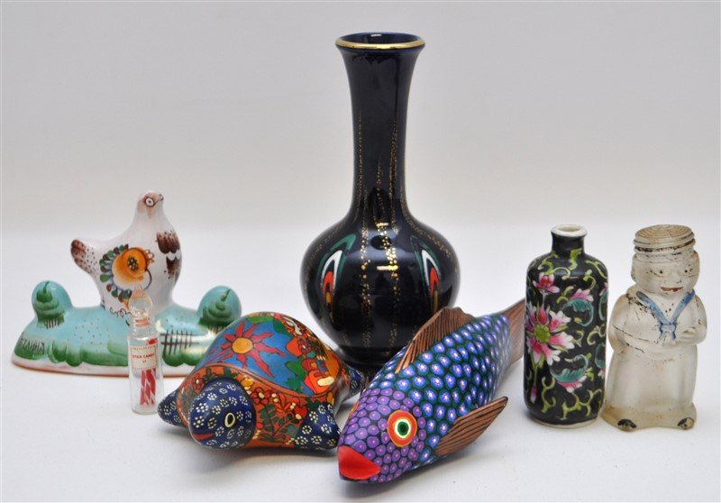 7PC GROUP INTERNATIONAL SMALLS (1 of 9)