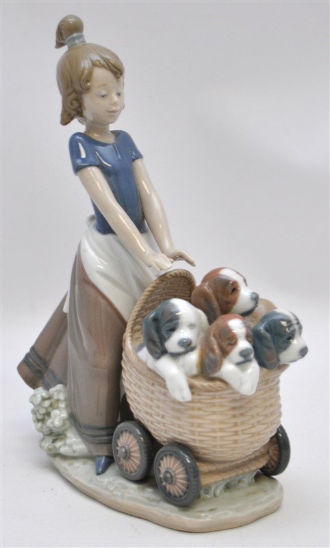 LLADRO FIGURINE # 5364 LITTER OF FUN GIRL WITH PUPPIES (1 of 9)