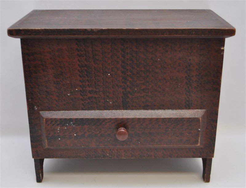 MINIATURE GRAIN PAINTED BLANKET CHEST (1 of 9)
