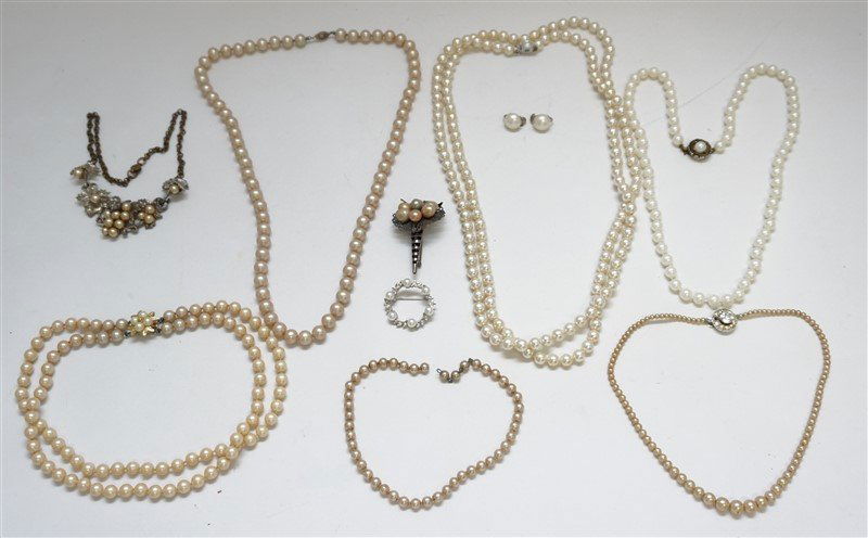 10 PC LOT VINTAGE COSTUME PEARLS (1 of 7)