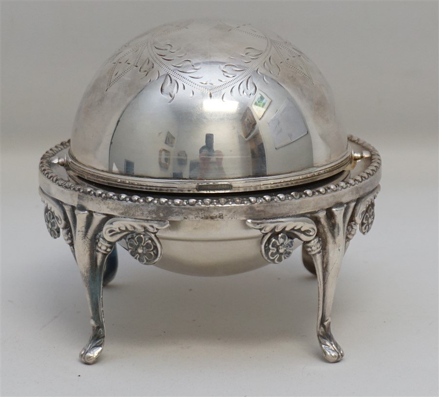 VICTORIAN REVOLVING TOP BUTTER (1 of 6)