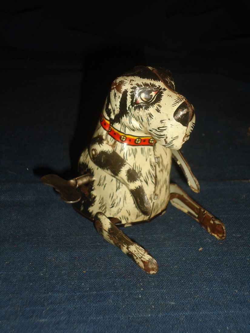 Marx Flippo Wind-Up Toy: Minor surface issues, toy in working order. With key. 3 1/2" tall.