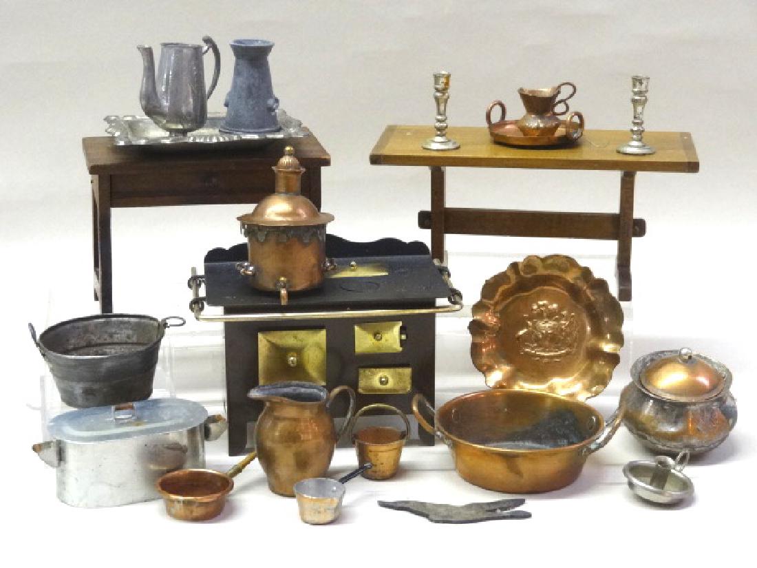Dollhouse Miniature Kitchen Stove, Table & Accessories (1 of 1)
