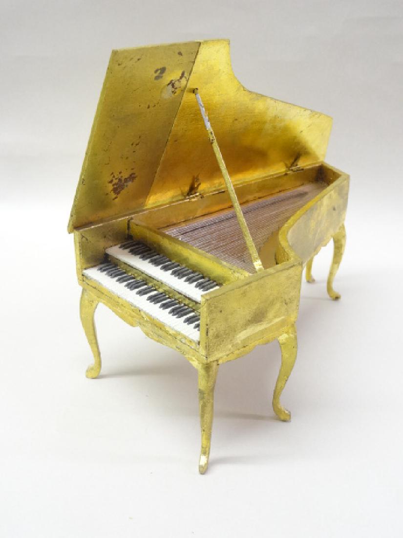 Ralph Partelow Miniature Harpsichord (1 of 2)