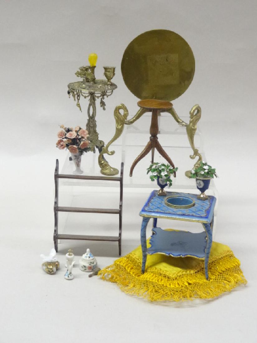 Dollhouse Miniature Decorative Accessories and Artisan (1 of 1)