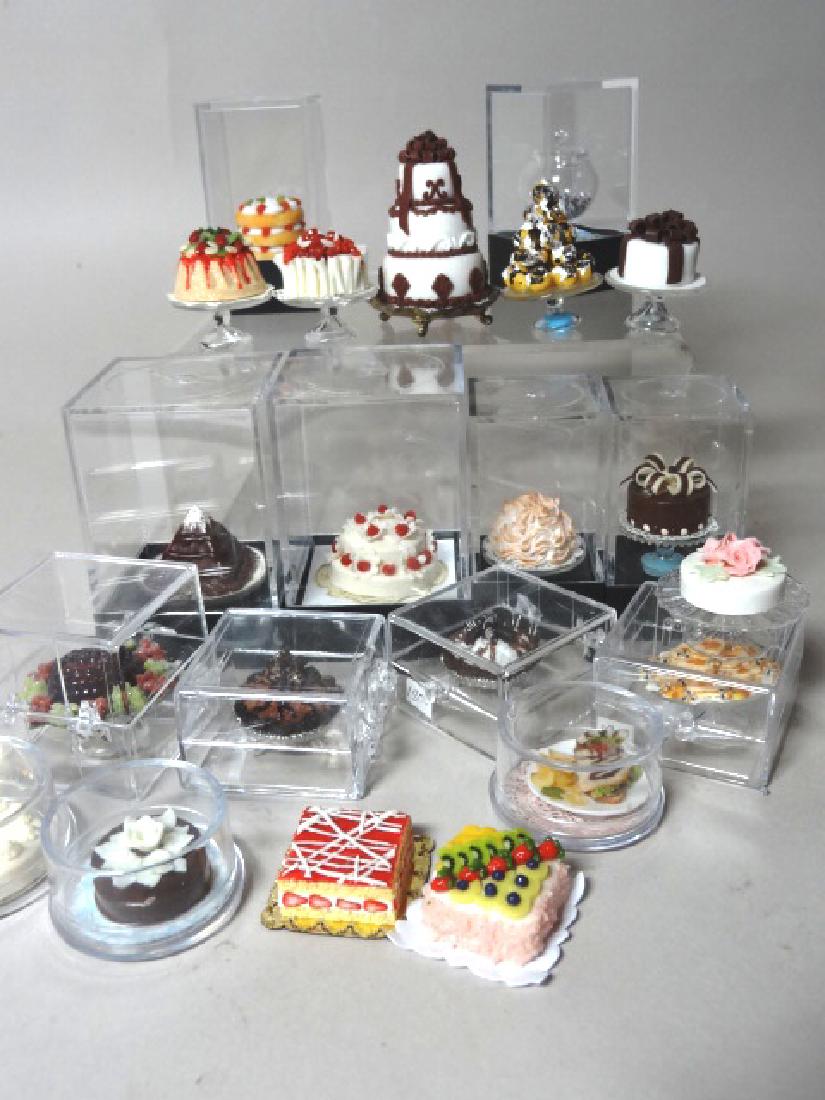 Dollhouse Miniature Fancy Cakes (1 of 3)