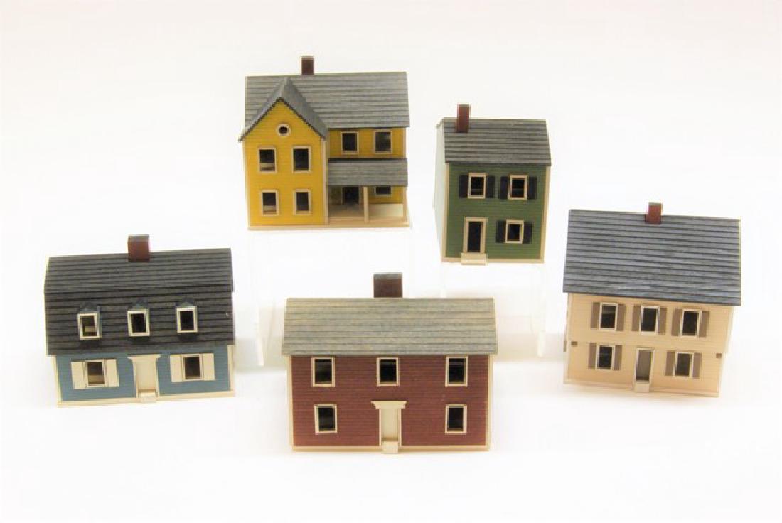 Five G & M Gudgel Dollhouse Sized Miniature Dollhouses (1 of 7)