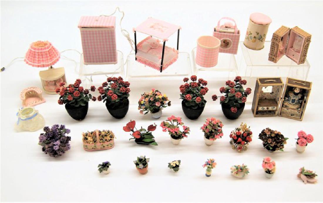 Large Group of Dollhouse Accessories (1 of 4)
