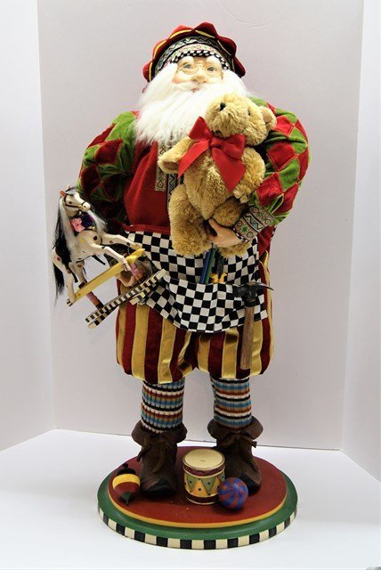 Very Large Santa Figure (1 of 3)