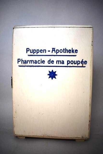 dollhouse  Miniature German Apothecary (1 of 3)