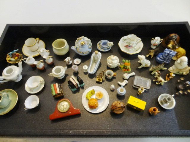 Dollhouse Miniatures (1 of 3)