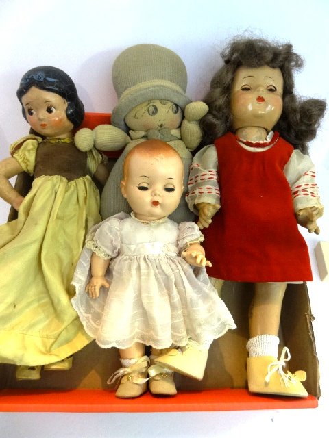 Knickerbocker Snow White & Other Dolls (1 of 1)
