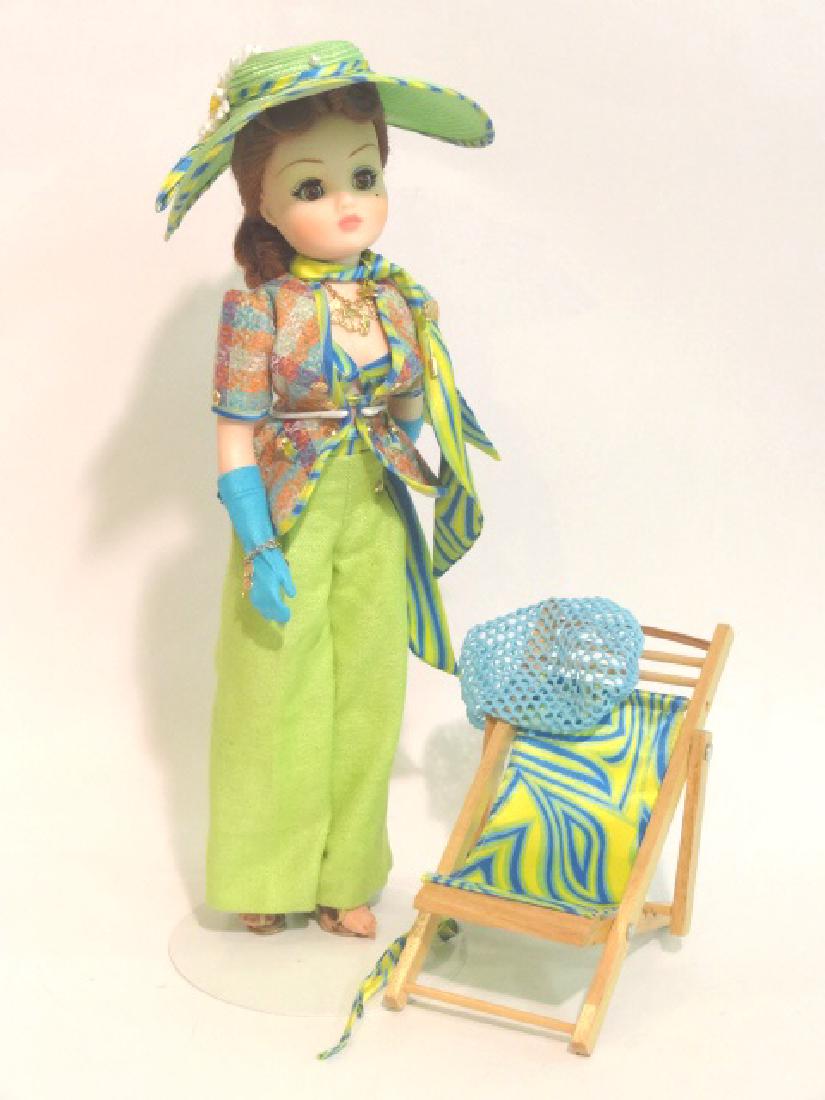 Daisy Resort Cissy Doll (1 of 2)