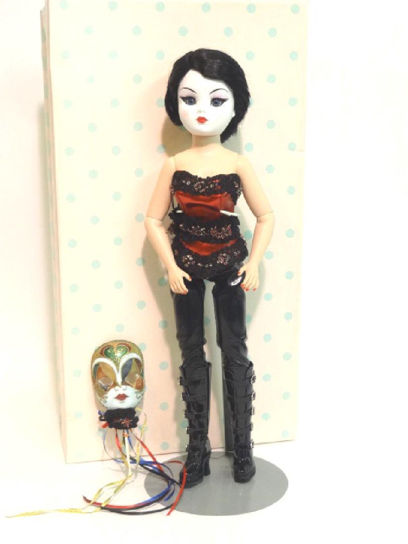 Cissy Modern Doll (1 of 2)