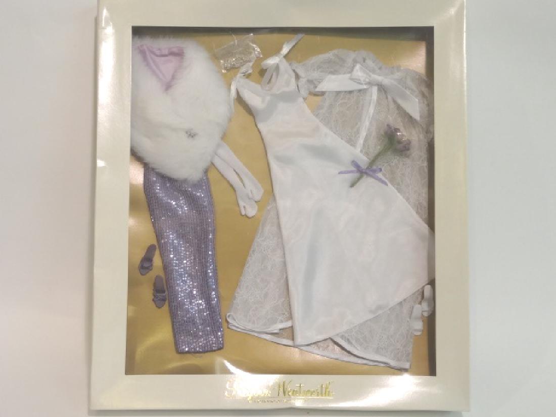 Tonner Regina Wentworth Doll Clothing: Regina Wentworth clothing in original box 2005 UFDC banquet companion set 17 in. x 18 in. box