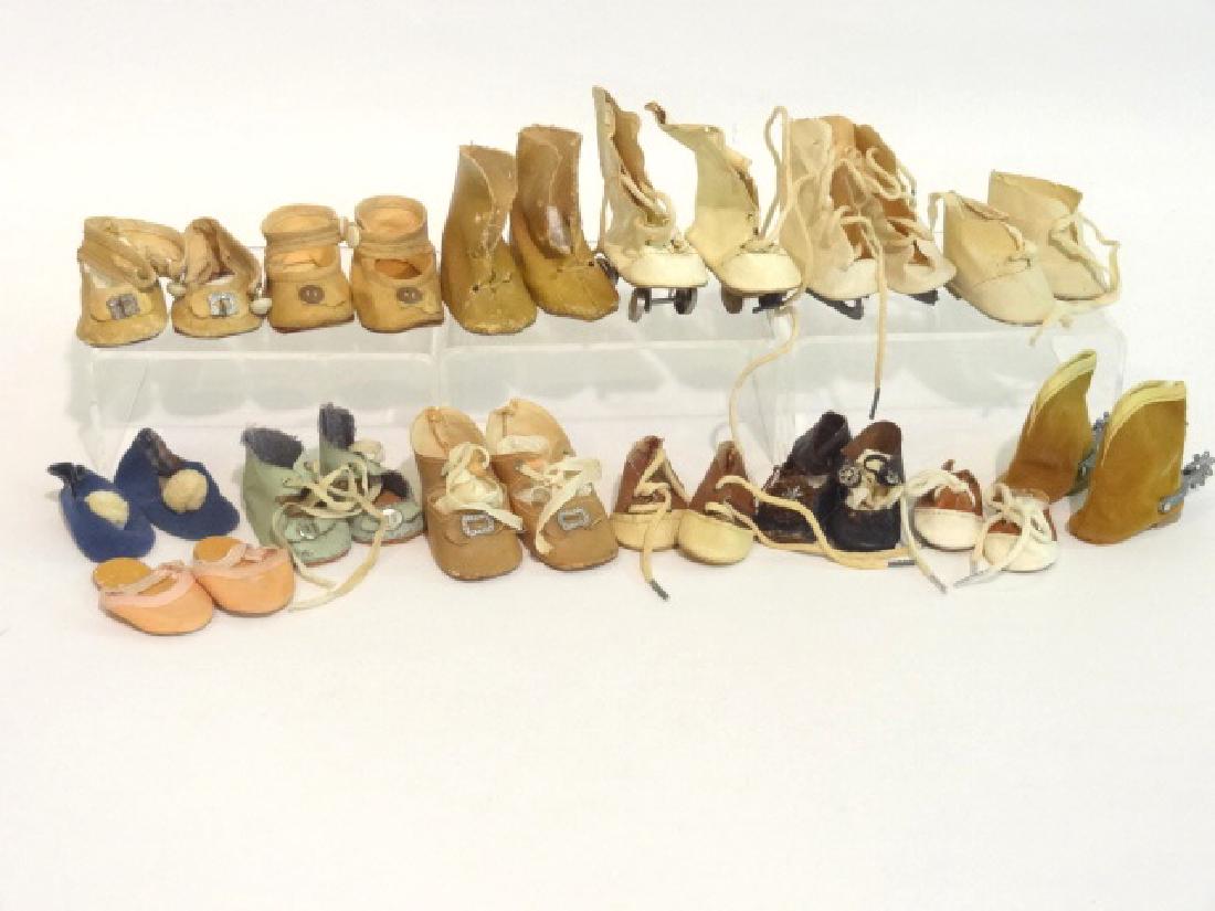 Vintage Doll Shoes (1 of 3)