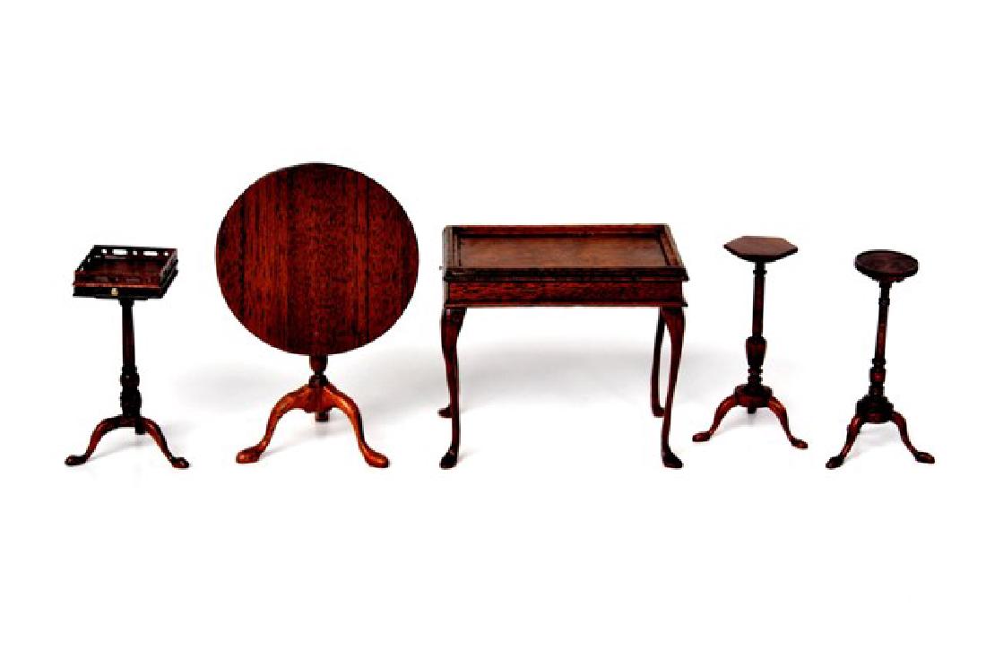 Drinkwater Dollhouse Furniture (1 of 3)