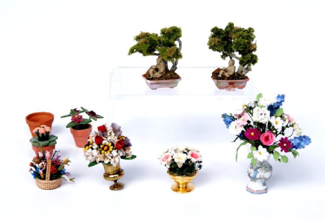 Dollhouse Flower Arrangements (1 of 3)