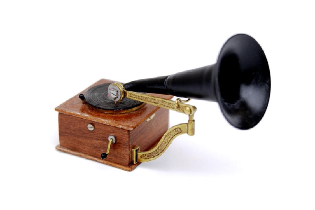 Nantasy Fantasy Miniature Gramophone (1 of 1)