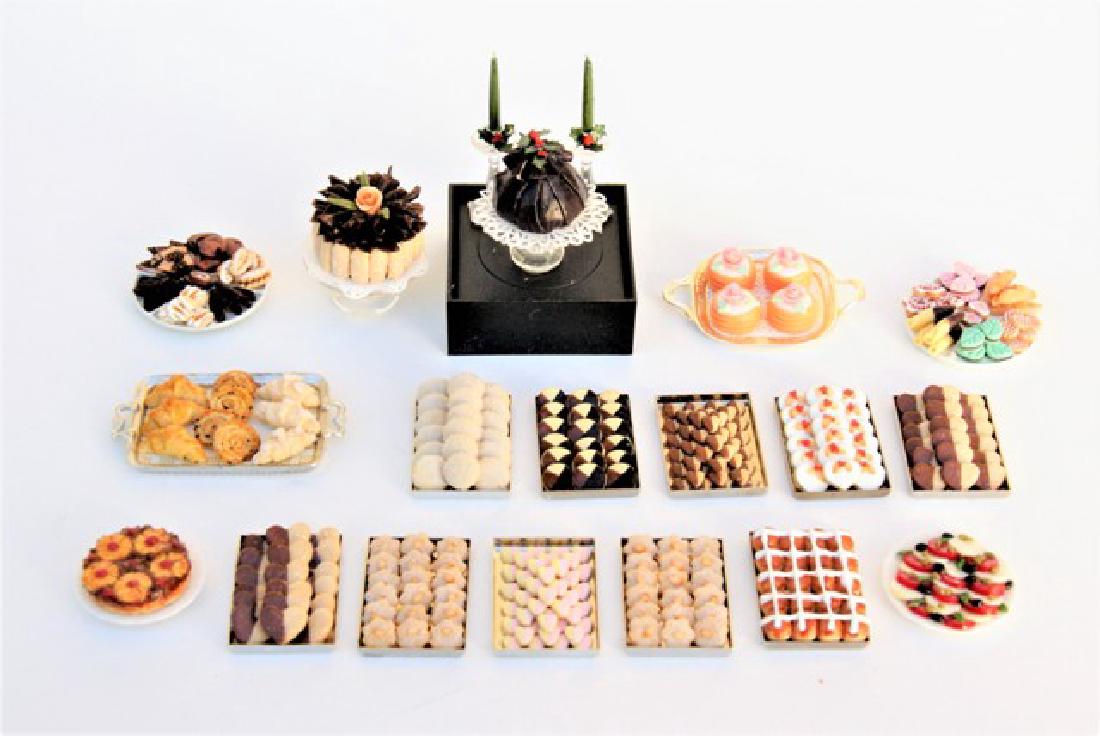 Kitchen Captive Miniature Foods (1 of 1)