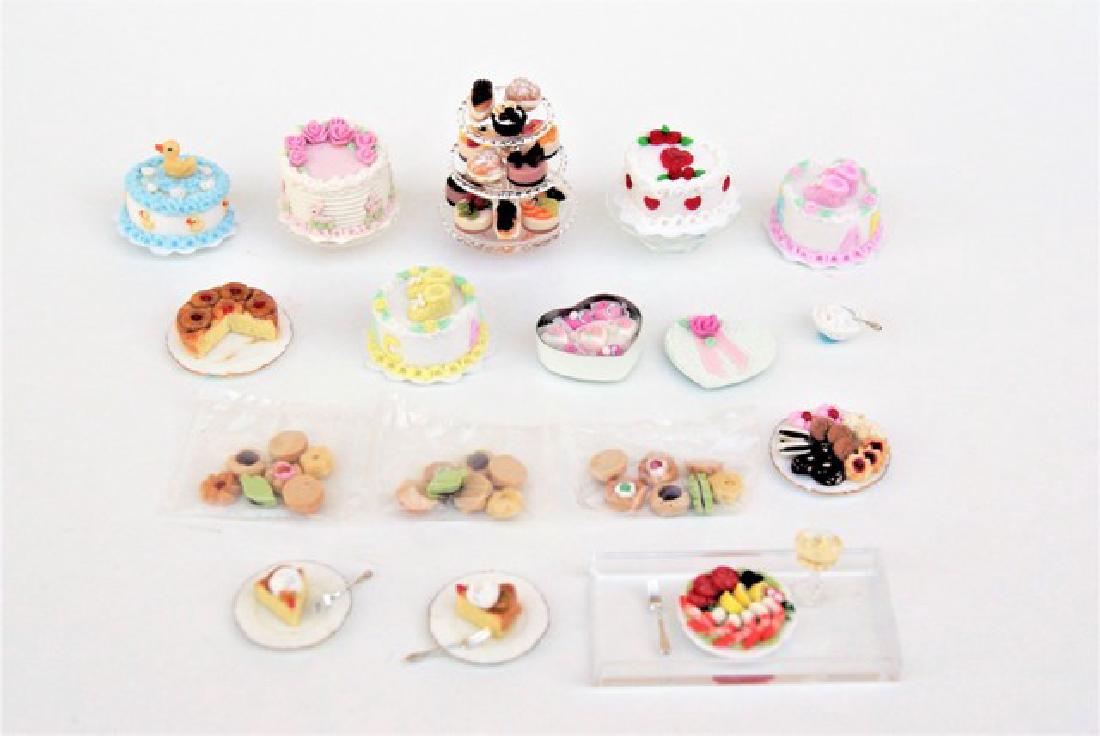 Lola Originals Miniature Desserts for the Dollhouse (1 of 1)