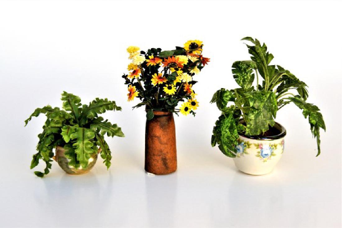 Arlene Finkelstein Flowers & Vince Stepleton Urns (1 of 1)